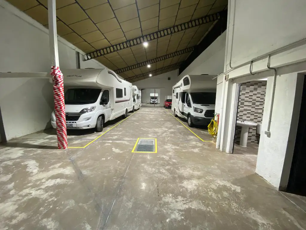 parking cubierto autocaravanas madrid 08